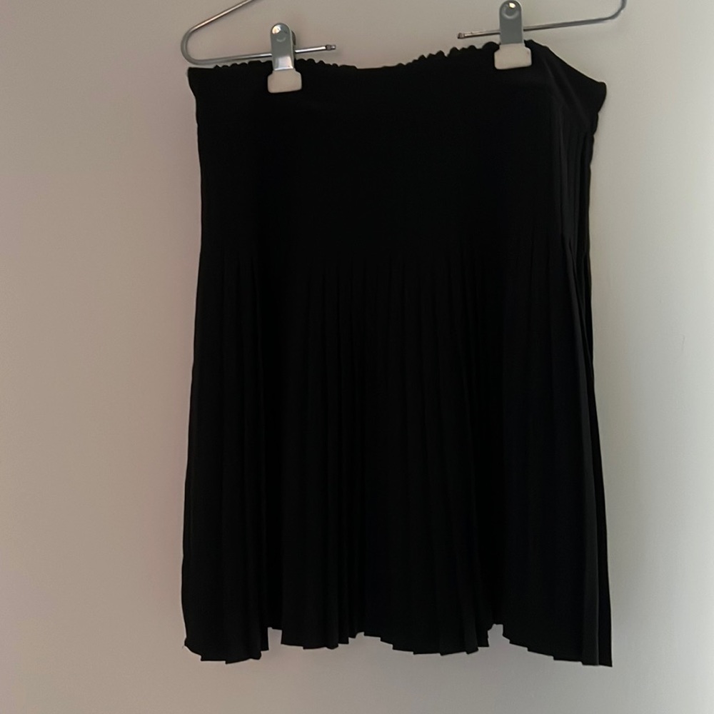 Pleated short skirt like new
